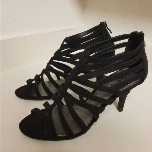 Kitten Coach Heels - Picture 5 of 8